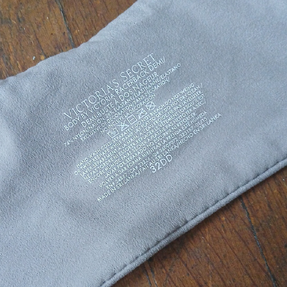 Victoria's Secret Seamless Bra Intimates - Picture 4 of 11